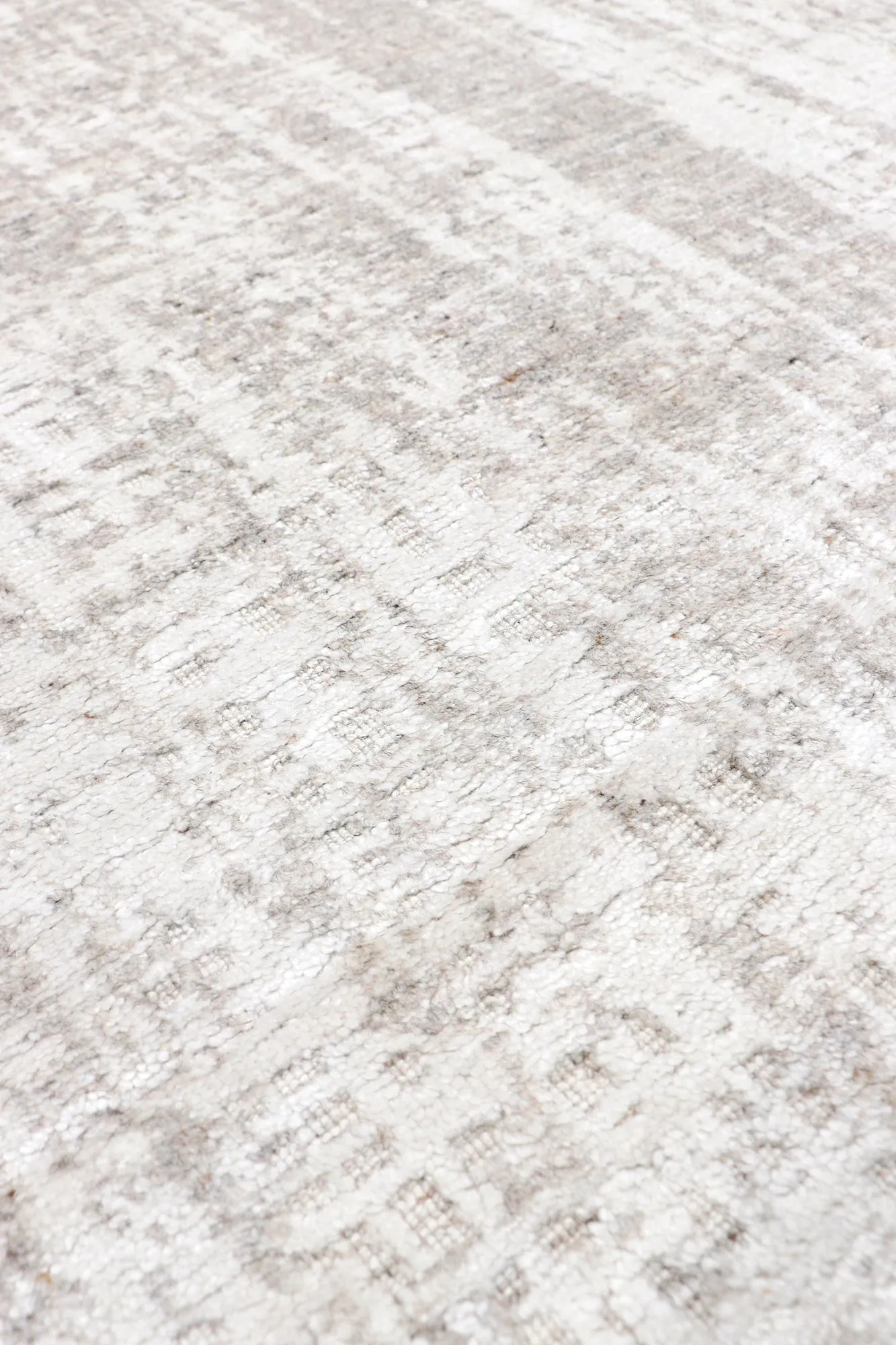 Amari Collection Hand-Loomed Bsilk & Wool Taupe Area Rug- 5' 3" X 7' 8"