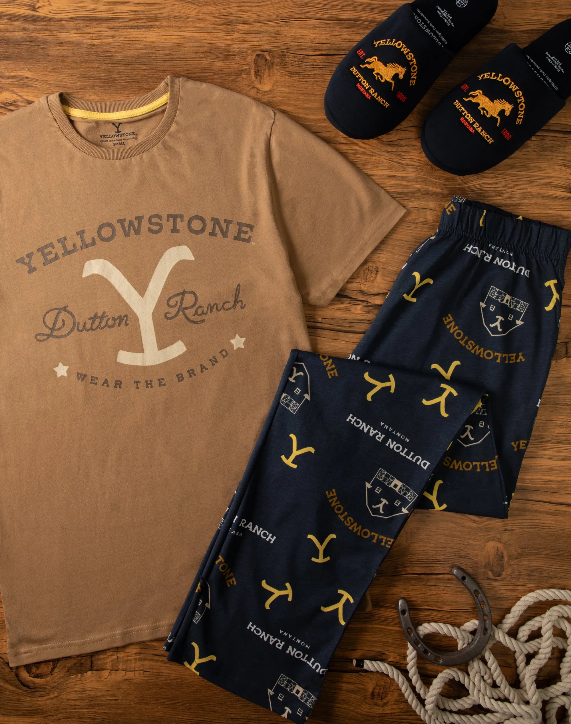 Yellowstone Men's Navy Slippers